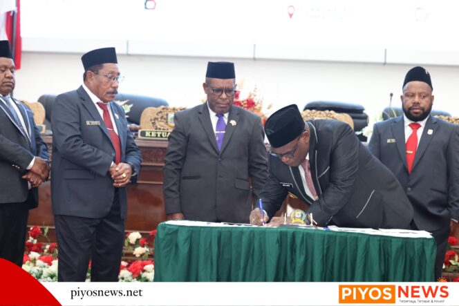 
					DPR Papua Tengah dan Pemprov Tandatangani KUA-PPAS Perubahan 2025