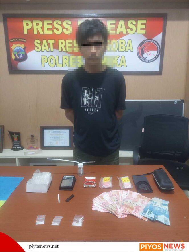 
					Polisi Gerebek Rumah Diduga Jadi Tempat Transaksi dan Konsumsi Sabu di Timika