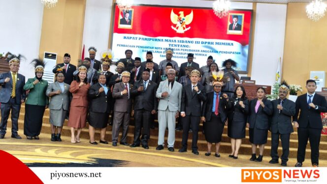 
					Bupati Rettob Sampaikan Nota Keuangan APBD Perubahan Mimika 2026, Belanja Daerah Direncanakan Rp6,16 Triliun