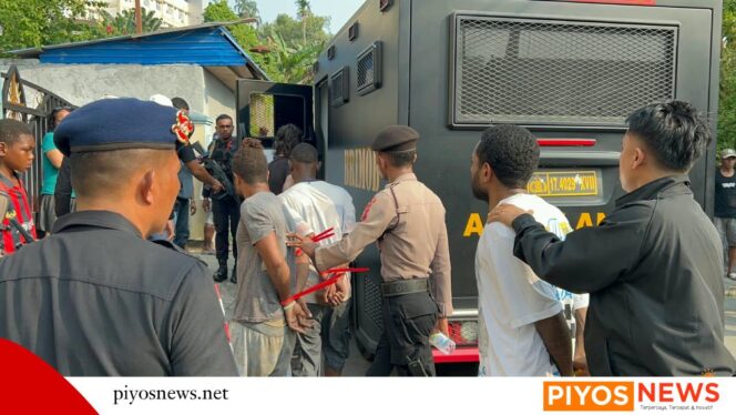 
					Operasi Sarang Narkoba di Kampung Vietnam, Polda Papua dan BNN Amankan 10 Orang