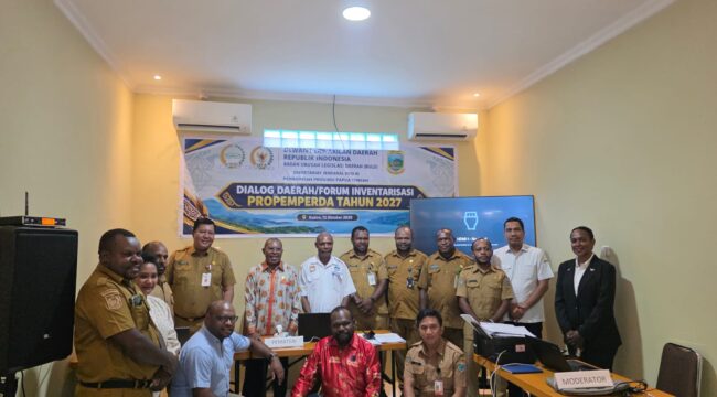 Foto bersama saat Dialog Daerah dan Forum Inventarisasi Program Pembentukan Peraturan Daerah (Propemperda) Tahun 2027 yang berlangsung di Nabire, Selasa (13/10/2026) lalu. 