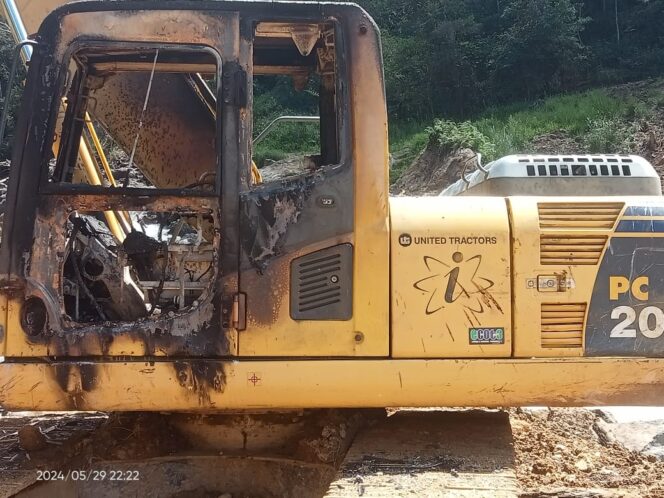 
					Polres Intan Jaya Selidiki Pembakaran Alat Berat PT. Gunung Selatan di Kampung Galunggama