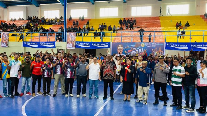 
					Bupati John Rettob: Kwalitas Pendidikan Pesisir dan Pedalaman Tertinggal Jauh,  Pembangunan Harus Dari Kampung ke Kota