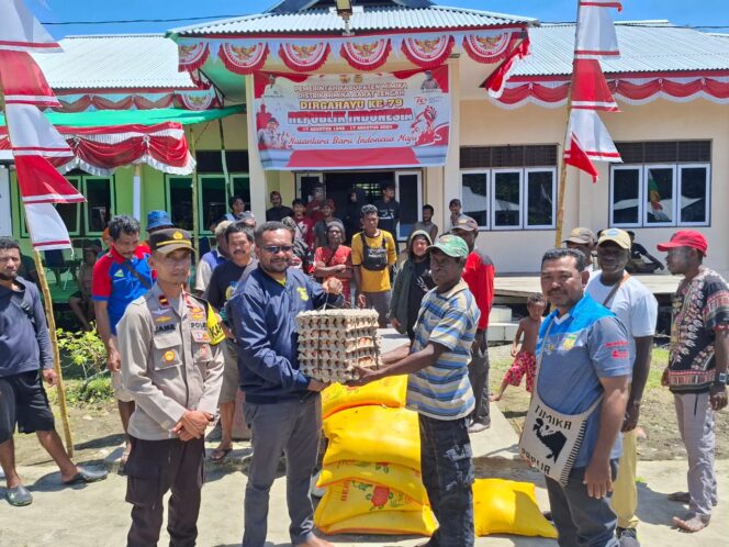 
					Kunjungi Warga Tiga Kampung Pengungsi Konflik Wakia, Pemkab Serahkan Bantuan dan Diskusi Bersama Masyarakat