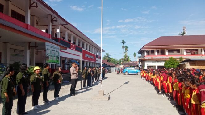 
					Cegah Bahaya Penggunaan Mercon Spiritus dan Narkoba Bagi Pelajar, Satbinmas Polres Mimika Kunjungi SD Inpres Koperapoka 1 