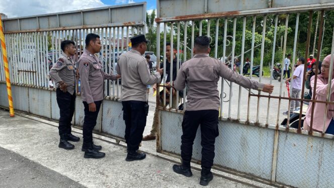 
					115 Personil Gabungan Dikerahkan Untuk Pengamanan Rapat Pleno di Gor Futsal