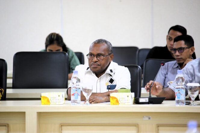 
					Anggota DPD RI  Papua Tengah, Wilhelmus Pigai