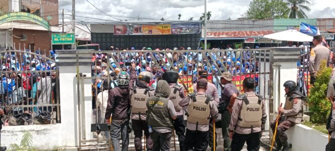 
					Aksi Demo Damai, 200 Personil Amankan Kantor KPU dan Bawaslu 