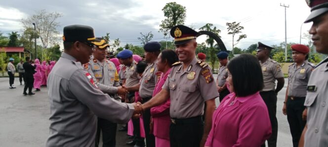 
					66 Anggota Polri di Mimika Terima Kenaikan Pangkat