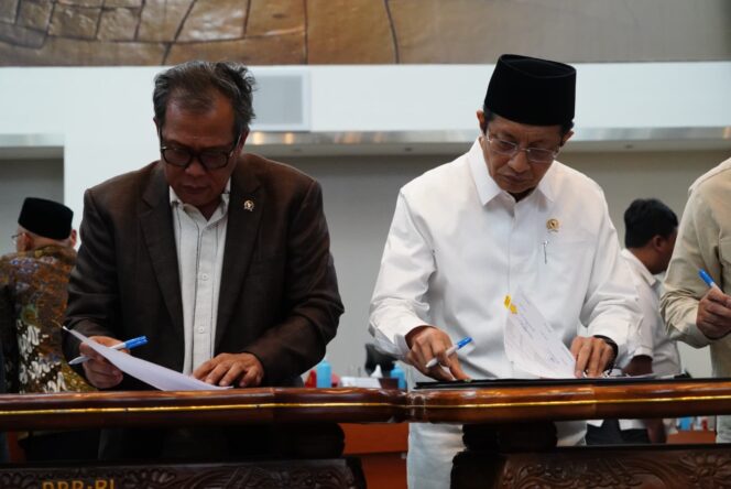 
					Kemenag dan Komisi VIII Sepakati Biaya Haji 2025 Turun