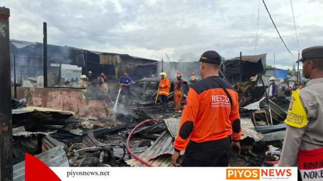 
					7 Unit Bangunan Tempat Usaha Terbakar Diawal Tahun 2025, Septinus Marandof : BPBD Mimika Turunkan 6 Armada Damkar bersama 30 Lebih Personil Untuk Padamkan Api 