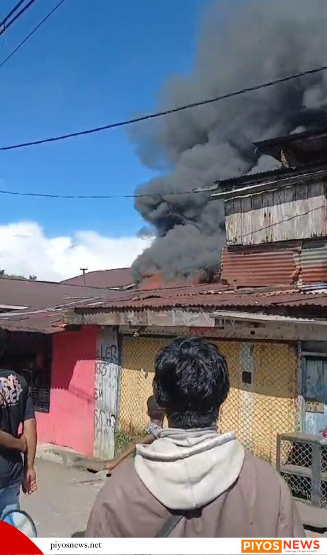 
					Tiga Kamar Kos di Koperapoka Terbakar