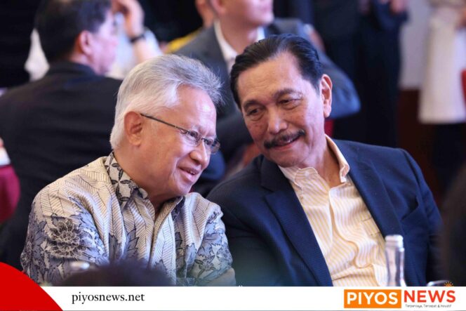 
					Mendiktisaintek Satryo dan Ketua Dewan Ekonomi Nasional (DEN) Luhut Binsar Pandjaitan