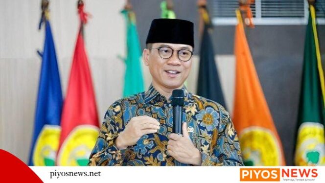 
					Menteri Desa dan Pembangunan Daerah Tertinggal Yandri Susanto 