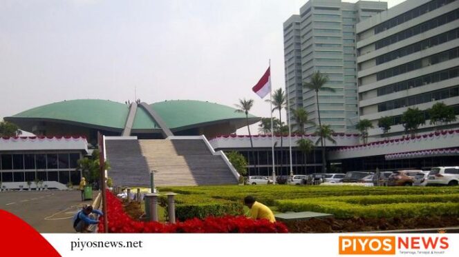 
					Gedung DPR RI Senayan Jakarta