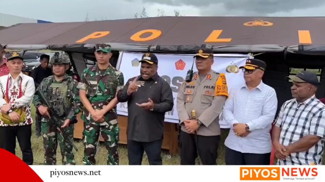 
					Bupati Yahukimo Bantah Isu Guru dan Nakes Korban KKB Adalah TNI/Polri, Didimus Yahuli : Kalau Benar Tunjukan Bukti dan Saya Siap Mundur 