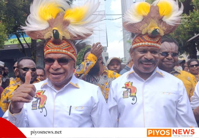 
					Bupati dan Wakil Bupati terpilih Kabupaten Puncak, Elvis Tabuni dan Naftali Awakal