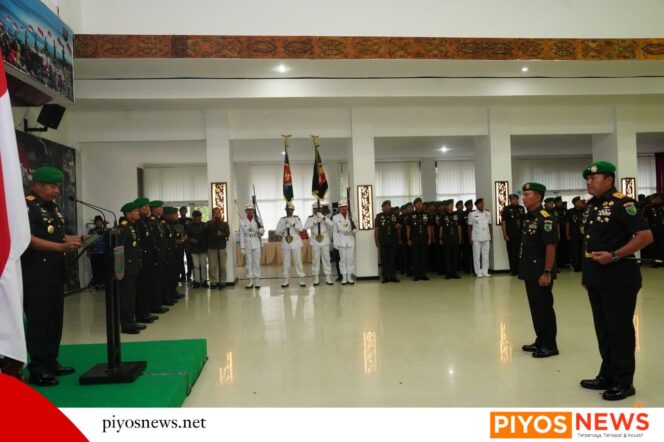 
					Pangdam XVII/Cenderawasih Pimpin Upacara Sertijab Danrem 172/PWY