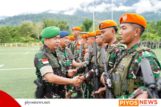 
					Pangdam XVII/Cenderawasih Pimpin Upacara Penyambutan dan Pelepasan Satgas Kopasgat Pamtas Kewilayahan RI-PNG