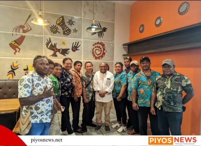 
					Wilhelmus Pigai Soroti Perlindungan Hak Cipta dan Pemasaran Produk Kreatif Papua Tengah, Ajak Pengrajin Noken Dapatkan Pendampingan HKI