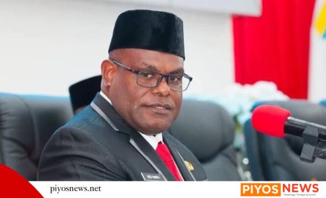 
					Gubernur Papua Tengah Meki Fritz Nawipa