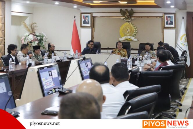 
					Diskusi Tim Akselerasi DPD RI dengan AMAN dan Kemitraan, Senin, (28/4). Foto: Arso/DPD RI