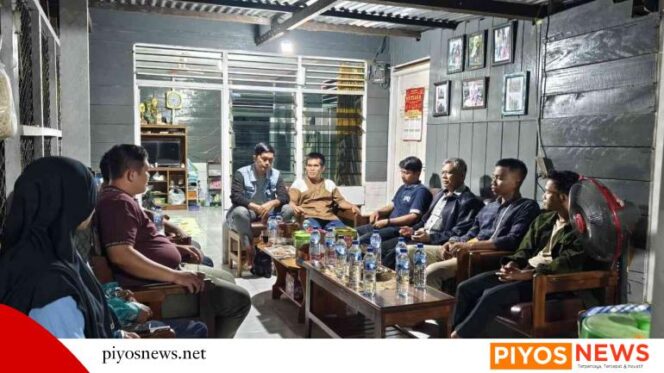 
					Ketua DPW LDII Papua Tengah H. Nuryadi, S.Pd., M.MPd memberikan sambutan dalam acara Silaturahim Syawal bersama Biro KIM dan Pokja LINES (Dok.Pribadi)
