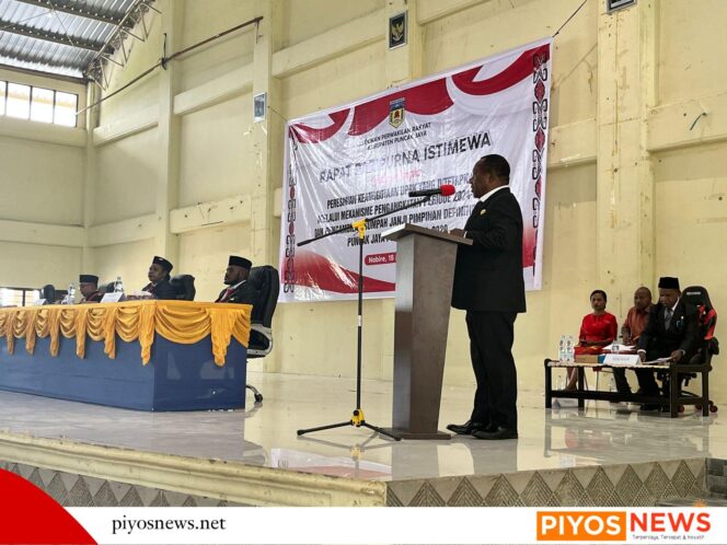 
					Rapat Paripurna Istimewa DPRK Puncak Jaya: Delapan Anggota Baru Diresmikan Melalui Mekanisme Pengangkatan