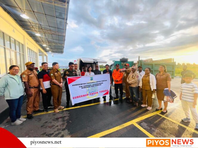 
					Gubernur Papua Tengah Salurkan Dua Ton Beras Kepada Warga di Empat Kabupaten