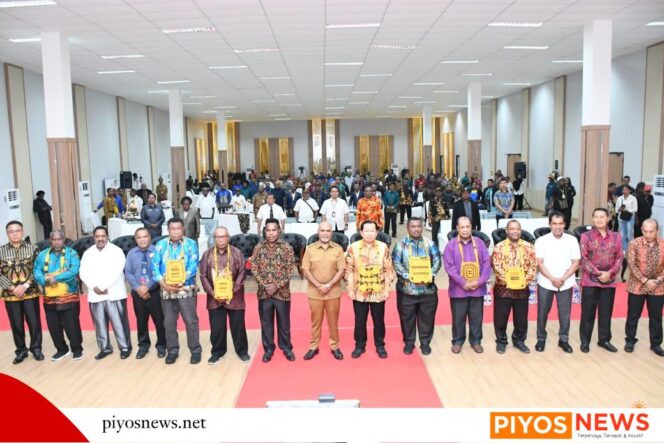 
					Raker Asosiasi MRP Se-Tanah Papua Resmi Ditutup, 13 Rekomendasi Disepakati untuk Didorong ke Pemerintah Pusat