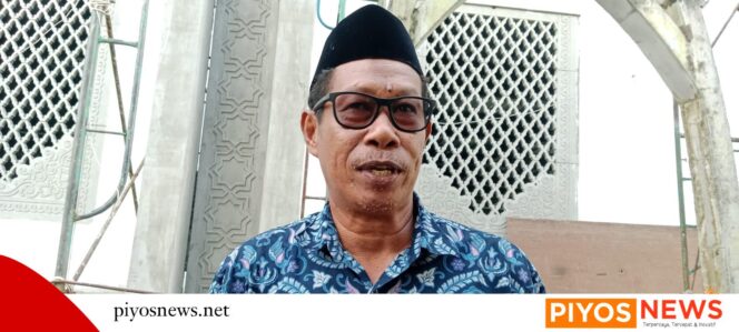 
					Ketua Dewan Kemakmuran Masjid (DKM) Masjid Agung Babussalam, H. Asri Anjang