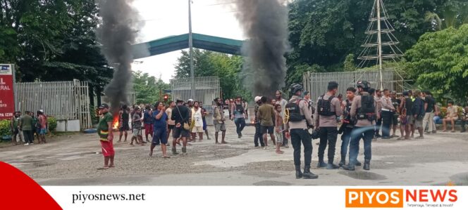 
					Sempat Palang Jalan dan Bakar Ban di Pintu Masuk CP 28, Dua Belah Pihak Akhirnya Buat Kesepakatan 