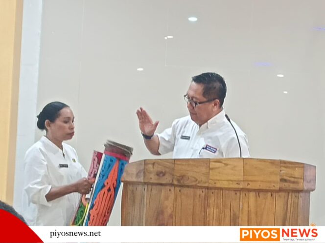 
					Pj Sekda Papua Tengah Buka FGD Pemberdayaan Perempuan: “Ketika Perempuan Berdiri Tegak, Tanah Papua Akan Melangkah Lebih Jauh”