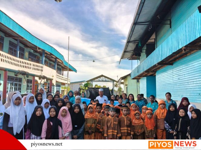 
					Jelang Idul Adha 1444 H, TP PKK Papua Tengah Serahkan Hewan Kurban ke Pesantren Al-Falah Nabire