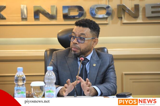 
					Ketua Komite III DPD RI, Filep Wamafma