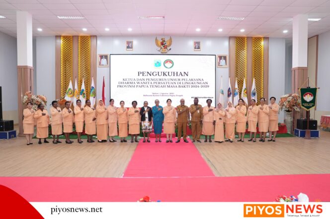 
					Ny. Meiskse Silwanus Sumule Dilantik Menjadi Ketua DWP 