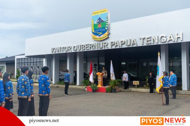 
					Wakil Gubernur Papua Tengah Lepas 189 Kontingen ke PORNAS XVII KORPRI di Sumatera Selatan