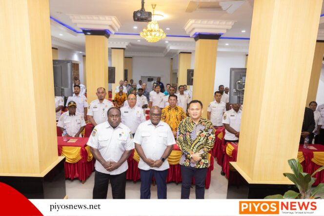 
					Gubernur Meki Nawipa Tekankan Penataan Kelembagaan yang Efektif dan Tepat Fungsi di Papua Tengah