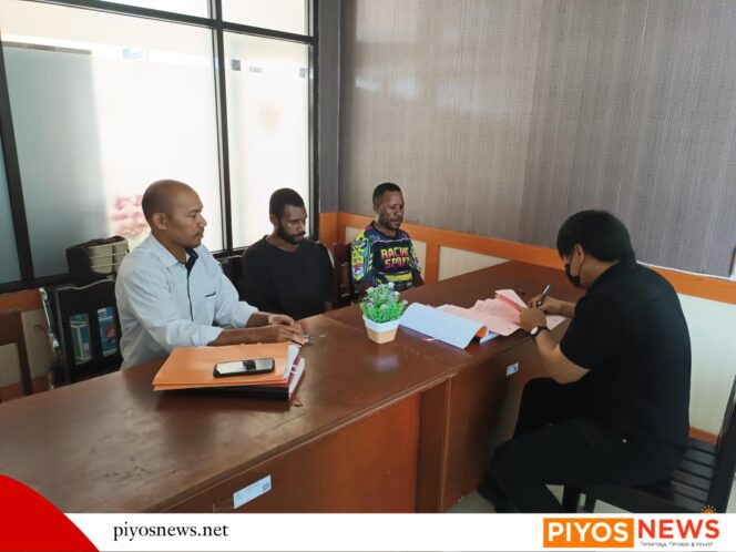 
					Berkas Perkara Lengkap, Penyidik Limpahkan Tersangka Beserta BB  Pencurian dengan Pemberatan ke Kejaksaan