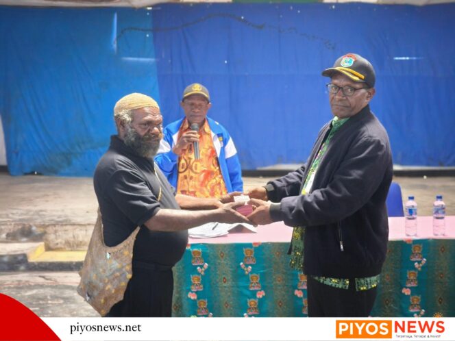 
					Dukung Muspas di Komopa Paniai, Pemda Deiyai Salurkan Bantuan Rp750 Juta