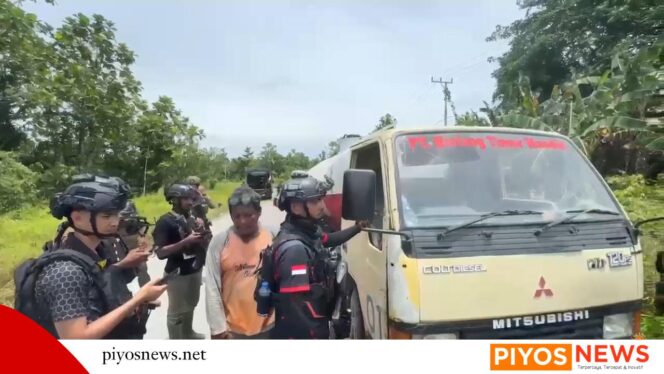
					Hendak Mendistribusikan Air Bersih Bagi Masyarakat Lopon, Sopir Ditembaki OTK