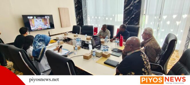 
					Meki Nawipa Pimpin Rapat Penanganan Konflik Kapiraya, Sepakati Pembentukan Tim Penegasan Hak Ulayat