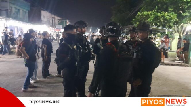
					Berikan Rasa Nyaman Saat Sholat Tarawih, Polisi Lakukan Pengamanan