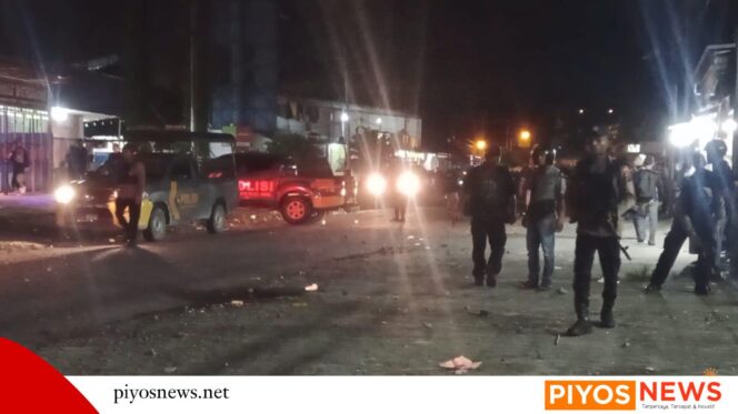 
					Ricuh di Blokade Jalan Ahmad Yani, Polisi Terpaksa Bubarkan Massa Dengan Gas Air Mata 