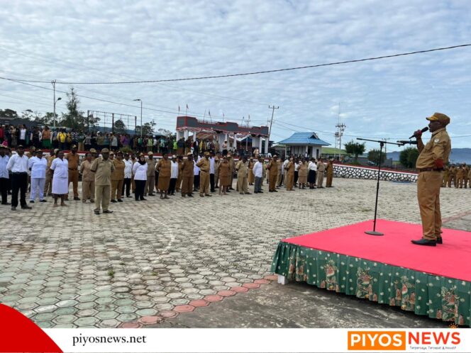 
					Asisten II Setda Deiyai Tegaskan Disiplin dan Loyalitas ASN dalam Apel Pagi