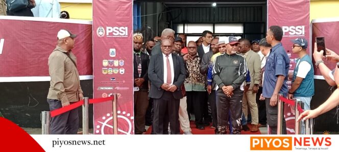
					Liga 4 Papua Tengah Resmi Bergulir, Gubernur Meki Berharap Liga 4 Ini Wujudkan Papua Tengah Adalah Rumah Kita Bersama