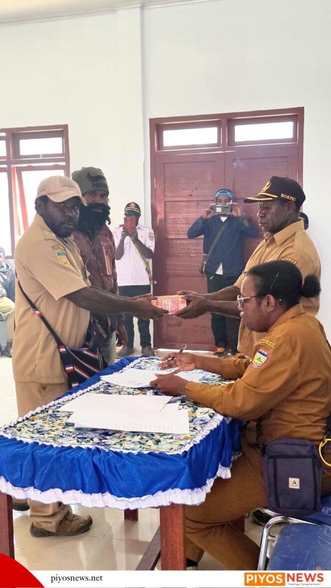 
					Dinas Sosial Deiyai Gelar Sosialisasi dan Penyaluran Bansos Daerah Tahun 2026