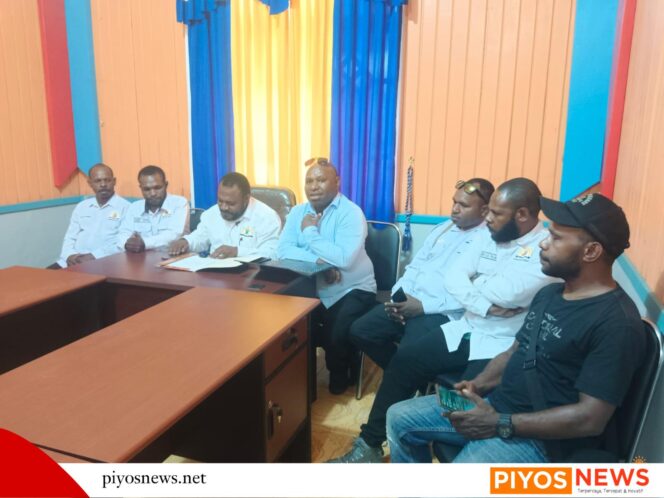 
					Kadin Papua Tengah Imbau Masyarakat Tidak Panik Hadapi Isu Kenaikan Harga Energi Global