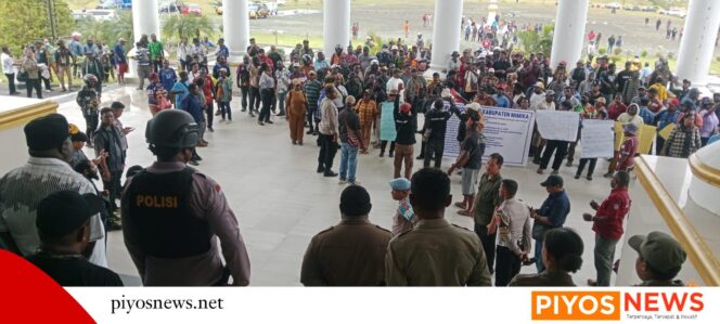 
					Demi Berjalan Lancarnya Aksi Demo, Ratusan Personel Gabungan Lakukan Pengamanan