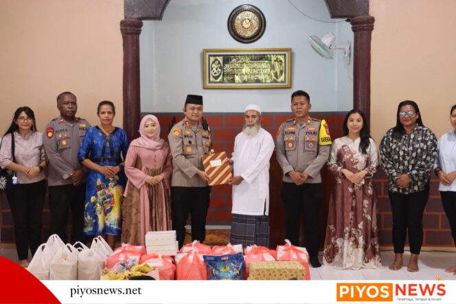 
					Merajut Kebahagiaan di Hari Idul Fitri, Kapolres Berikan Santunan Bagi Warga Pomako
